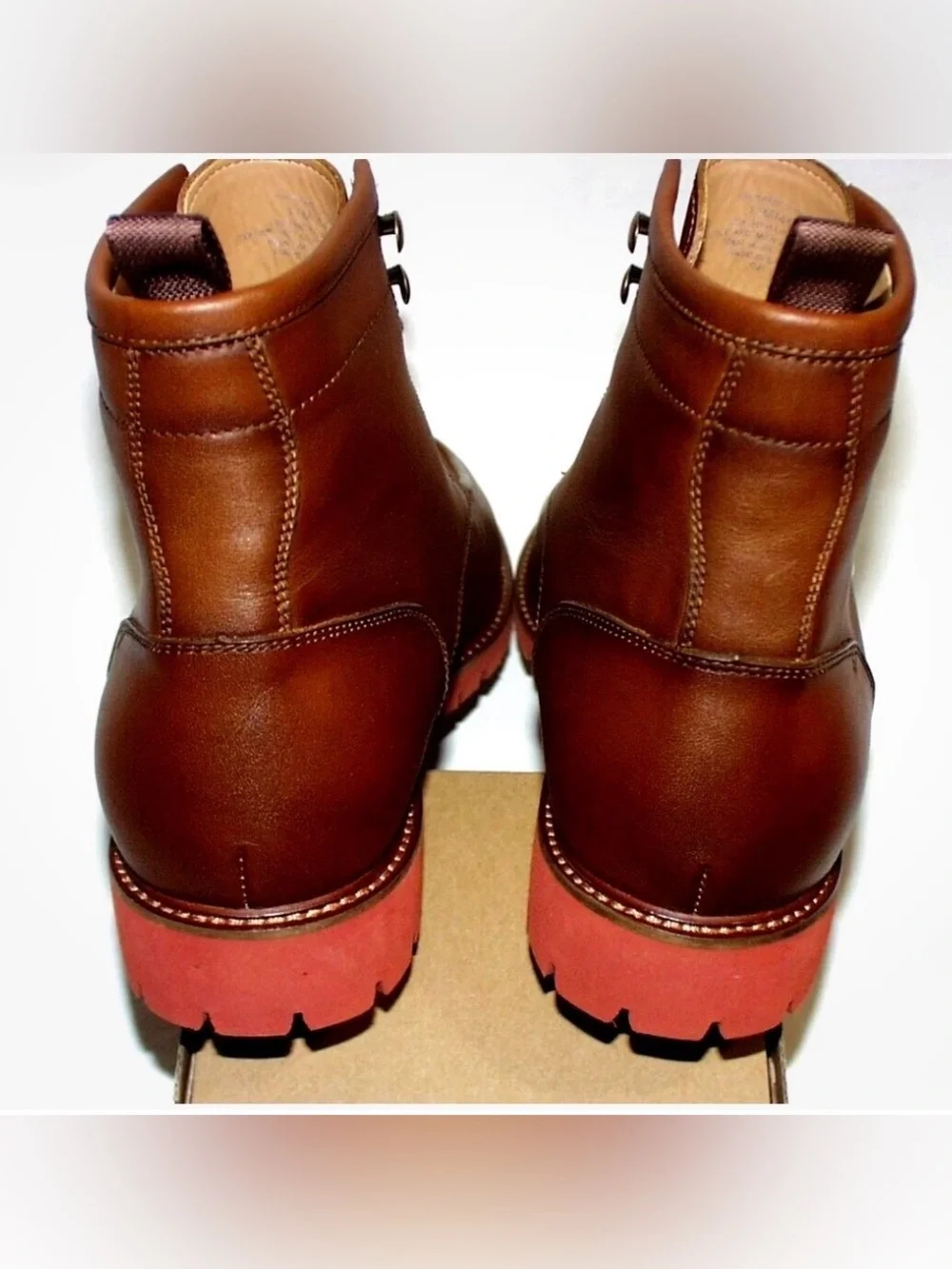 Vince Camuto Men’s Chestnut Brown Leather Chukka Boots S 10 NIB